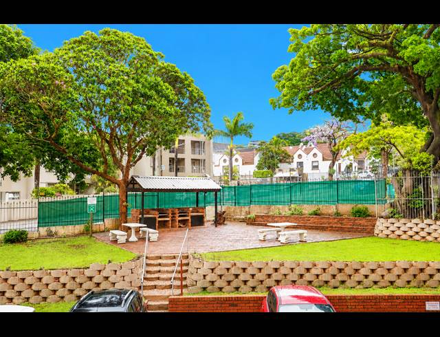 1.5 BEDROOM APARTMENT FOR SALE IN ESSENWOOD